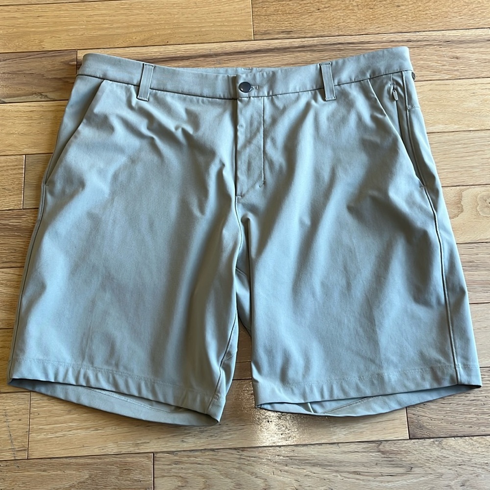 New Lululemon Commission Khaki Shorts size 36 Tan/Brown